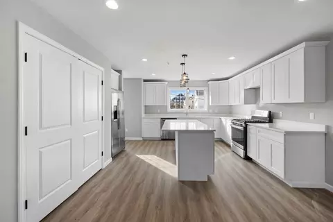Kitchen - 550 Spring St #5, Fall River, MA 02721 photo 3 of 4