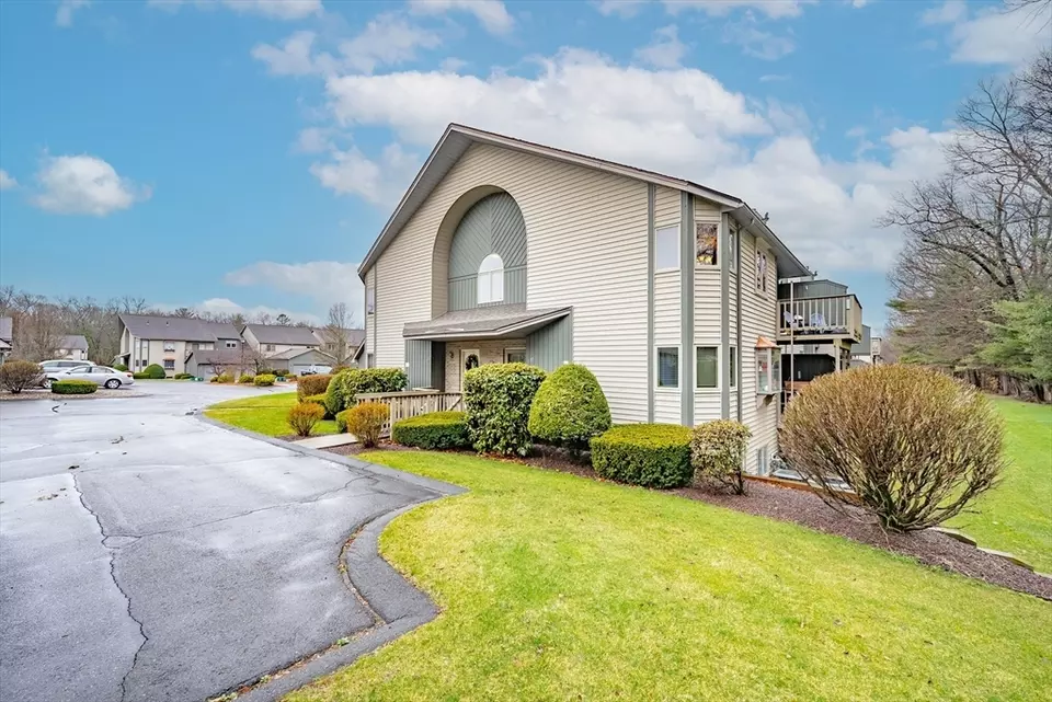 140 Pine Grove Dr 140, South Hadley, MA 01075 31 Photos Movoto