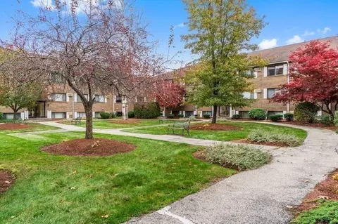 45 Macy St #307C, Amesbury, MA 01913
