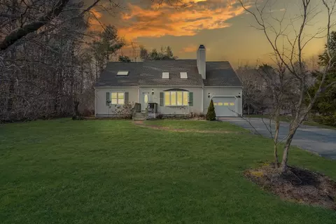 7 Bow Dr, Acushnet, MA 02743