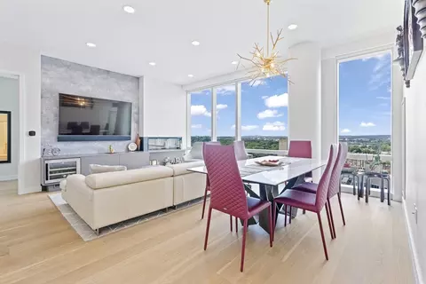 188 Brookline Ave #19E, Boston, MA 02215