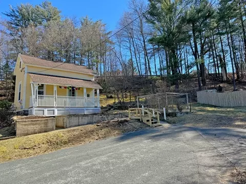 43 X St, Montague, MA 01376