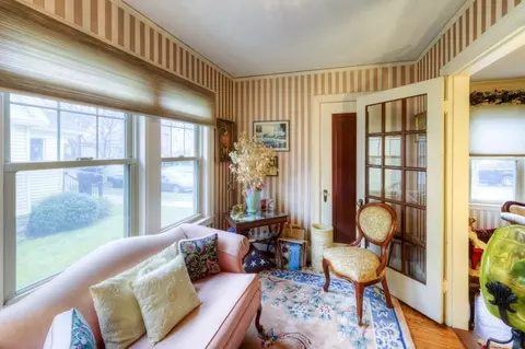 Living - 18 Intervale Rd, Worcester, MA 01602 photo 8 of 10