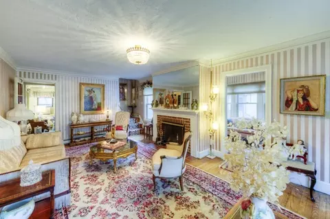 Living - 18 Intervale Rd, Worcester, MA 01602 photo 5 of 10