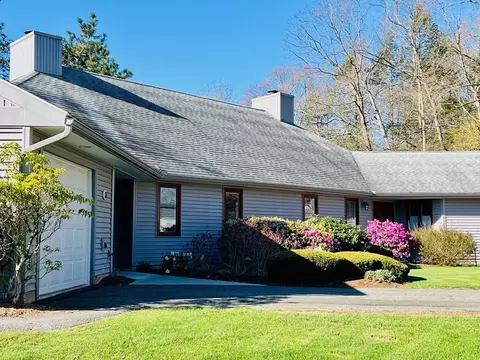 17 Baldwin Ln #17, Amherst, MA 01002