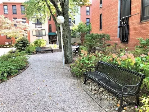 6 Juniper St #4, Brookline, MA 02445