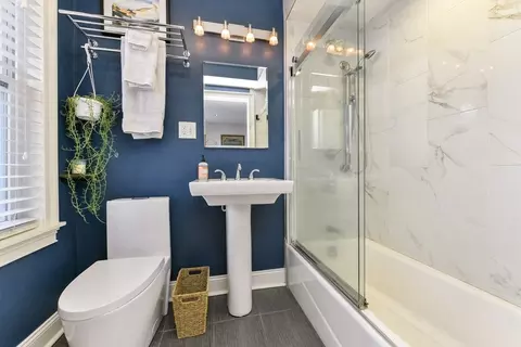 Bath - 107 Appleton St #2, Boston, MA 02116 photo 1 of 1