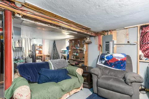 Living - 120 Cedar St, Sturbridge, MA 01566 photo 4 of 5