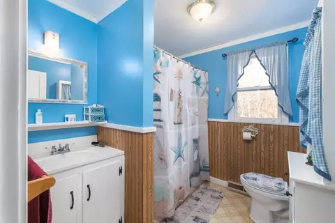 Bath - 120 Cedar St, Sturbridge, MA 01566 photo 1 of 2