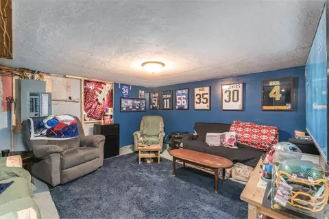 Living - 120 Cedar St, Sturbridge, MA 01566 photo 5 of 5