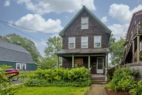 34 Phillips St, Greenfield, MA 01301