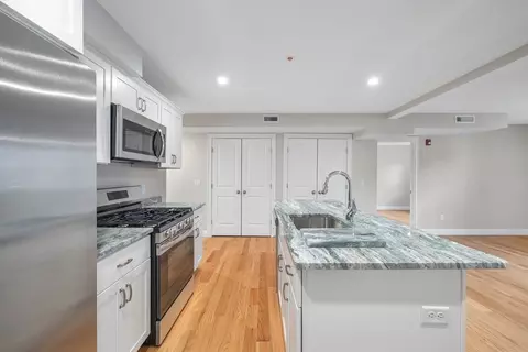 7 Cedar St #2, Taunton, MA 02780