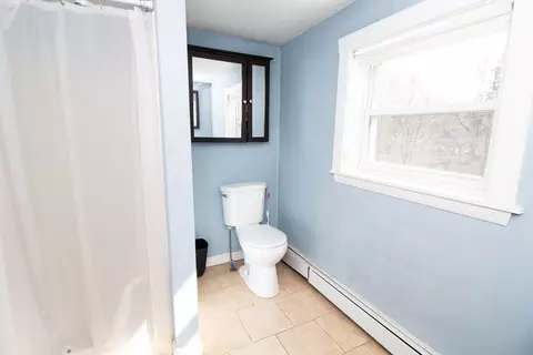 Bath - 183 Sutton St, Northbridge, MA 01534 photo 3 of 3