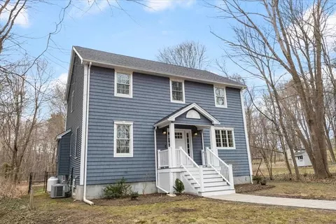 32 Summer St, Topsfield, MA 01983