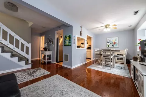 43 Meadow Pond Dr #M, Leominster, MA 01453