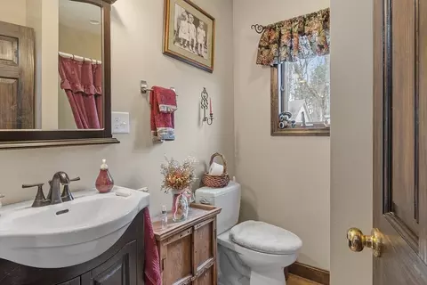 Bath - 515 Lenox St, Athol, MA 01331 photo 1 of 3