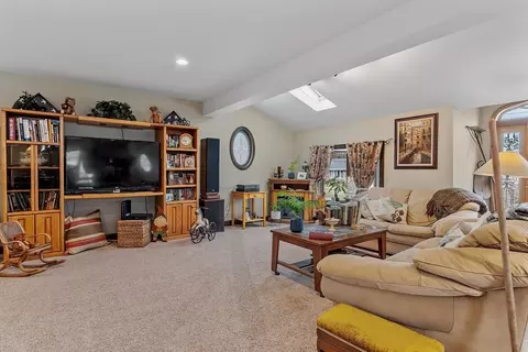 Living - 515 Lenox St, Athol, MA 01331 photo 1 of 8