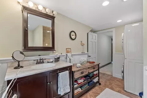 Bath - 515 Lenox St, Athol, MA 01331 photo 2 of 3