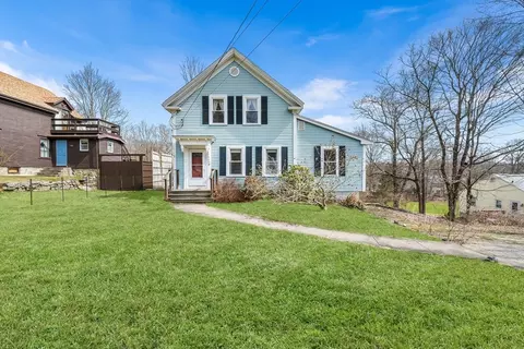 19 Walnut St, Plainville, MA 02762