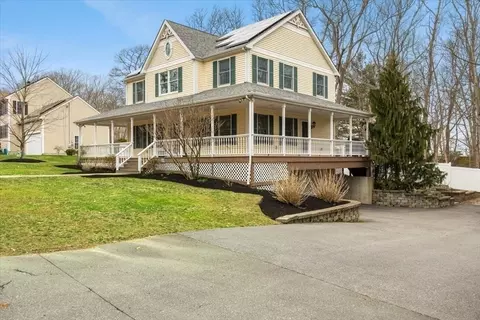 Exterior - 730 Dickinson St, Fall River, MA 02721 photo 2 of 7