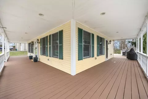 Exterior - 730 Dickinson St, Fall River, MA 02721 photo 4 of 7