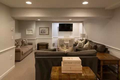 Living - 61 Forge Ln, Marshfield, MA 02050 photo 6 of 7