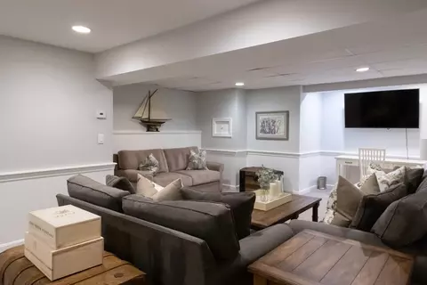 Living - 61 Forge Ln, Marshfield, MA 02050 photo 7 of 7