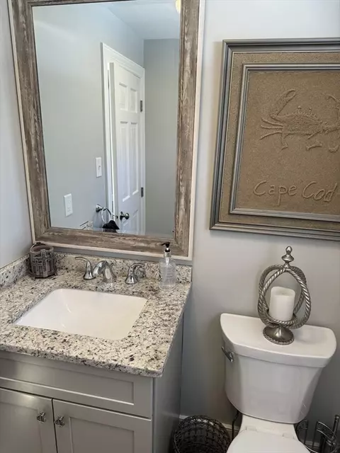 Bath - 61 Forge Ln, Marshfield, MA 02050 photo 2 of 4