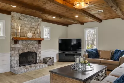 Living - 61 Forge Ln, Marshfield, MA 02050 photo 1 of 7