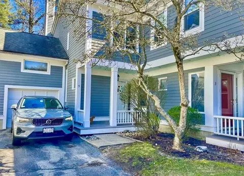 5 Walnut Ct #5, Rockland, MA 02370