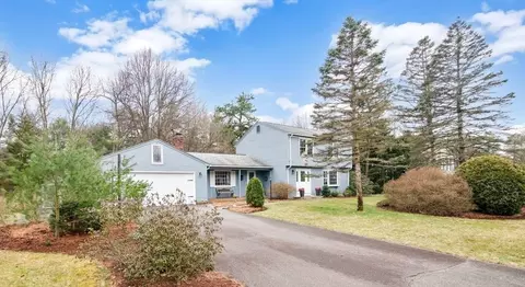 73 Oak Hollow Dr, Longmeadow, MA 01106