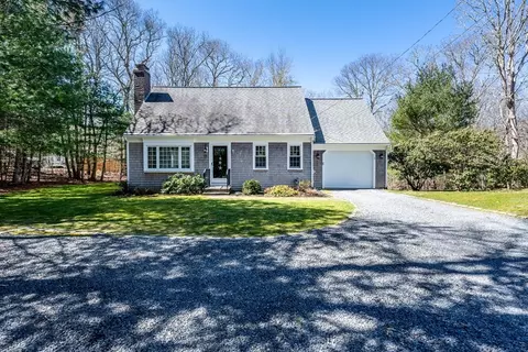 25 Renoir Dr, Barnstable, MA 02655
