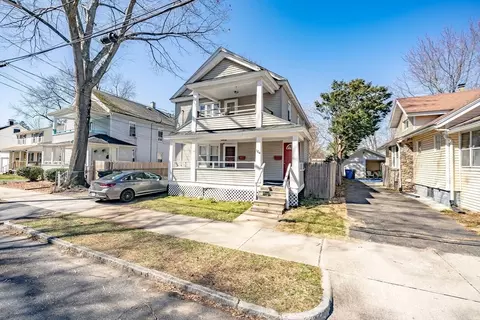 102-104 Blaine St, Springfield, MA 01108