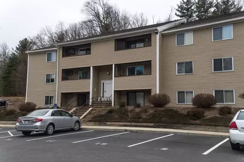 129 Quaker Hwy #2, Uxbridge, MA 01569