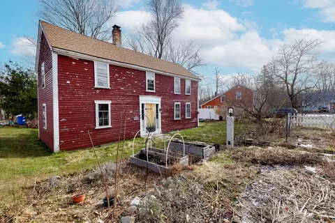3 Brookline St, Pepperell, MA 01463