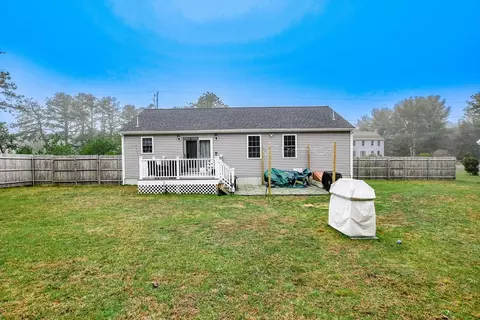 Exterior - 307 Charge Pond Rd, Wareham, MA 02571 photo 8 of 14