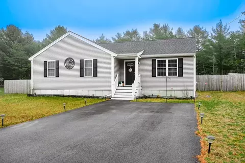Exterior - 307 Charge Pond Rd, Wareham, MA 02571 photo 3 of 14