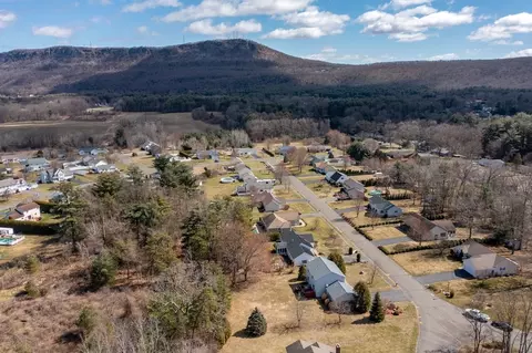View/Area - 14 Laurel Dr, Easthampton, MA 01027 photo 2 of 2