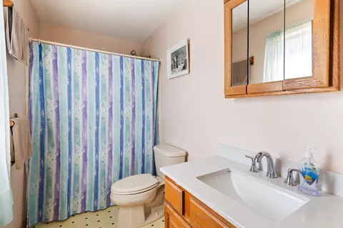 Bath - 14 Laurel Dr, Easthampton, MA 01027 photo 2 of 3