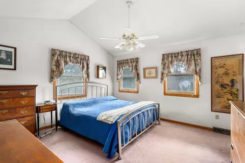 Bedroom - 14 Laurel Dr, Easthampton, MA 01027 photo 1 of 11