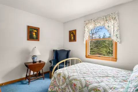 Bedroom - 14 Laurel Dr, Easthampton, MA 01027 photo 5 of 11