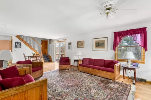 Living - 14 Laurel Dr, Easthampton, MA 01027 photo 1 of 4