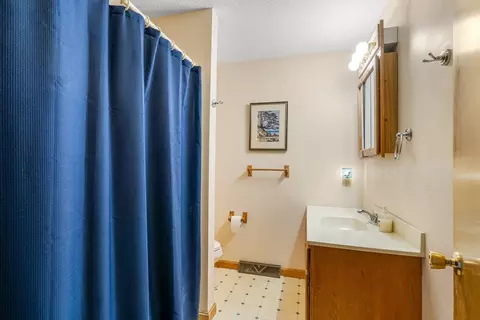 Bath - 14 Laurel Dr, Easthampton, MA 01027 photo 3 of 3
