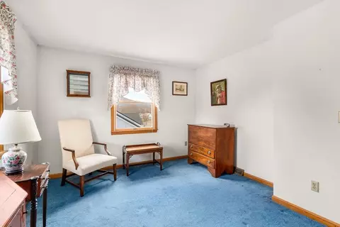 Bedroom - 14 Laurel Dr, Easthampton, MA 01027 photo 7 of 11