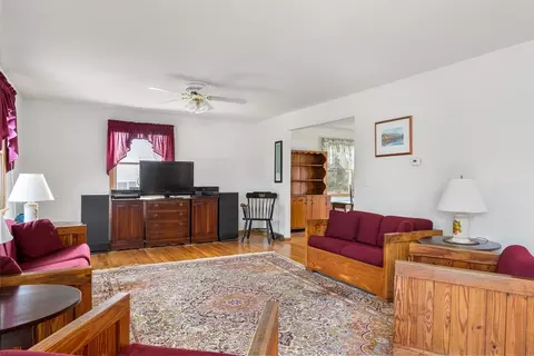 Living - 14 Laurel Dr, Easthampton, MA 01027 photo 4 of 4