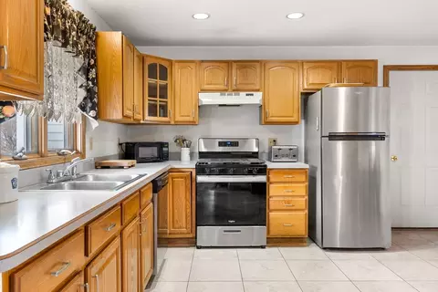 Kitchen - 14 Laurel Dr, Easthampton, MA 01027 photo 1 of 5