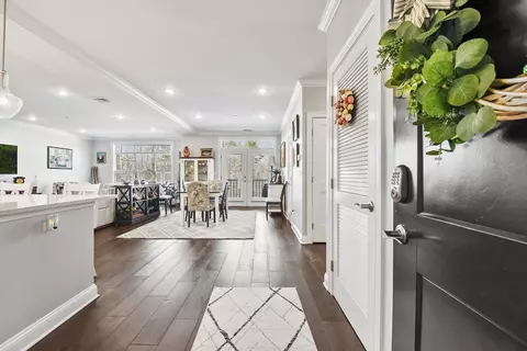 635 Old Post Rd #108, Sharon, MA 02067