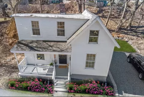 Exterior - 22 Rear Lothrop St, Beverly, MA 01915 photo 5 of 7