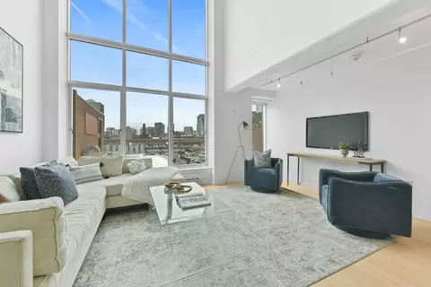 25 Channel Center St #607, Boston, MA 02210