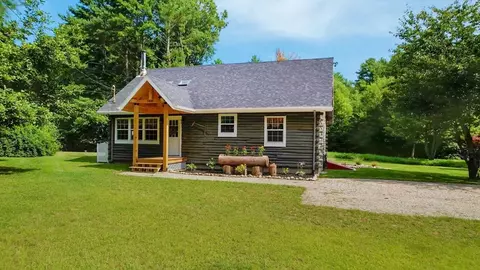 1406 N Hixville Rd, Dartmouth, MA 02747
